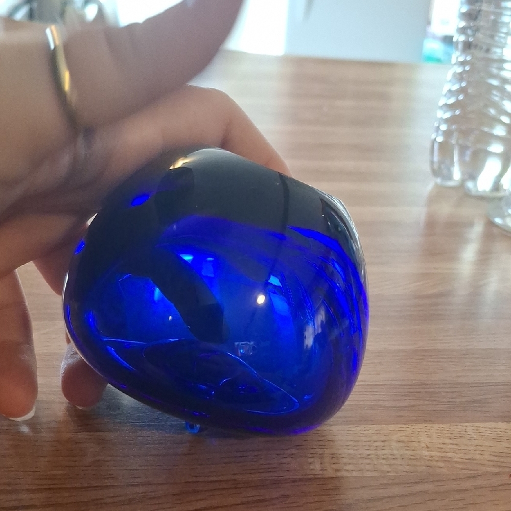 Glass Apple - Picture 5 of 6